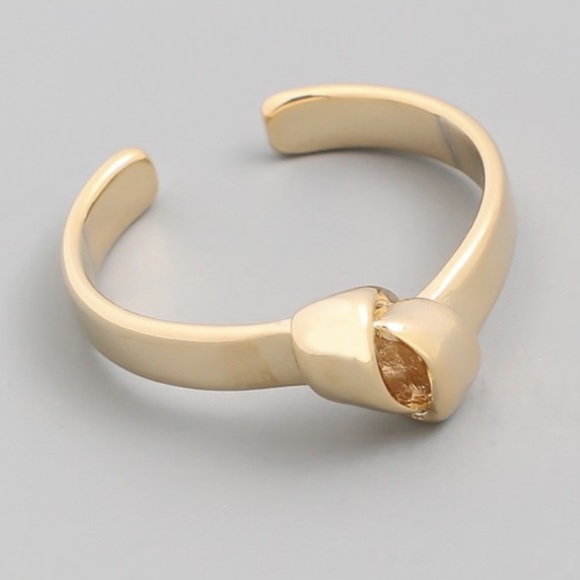 Knot Ring - Picture 1 of 2